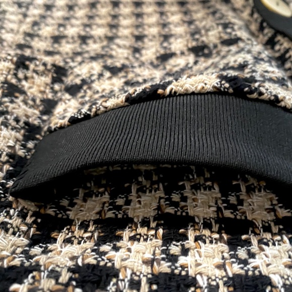 XS Zara patterned skirt with buttons - Picture 5 of 9